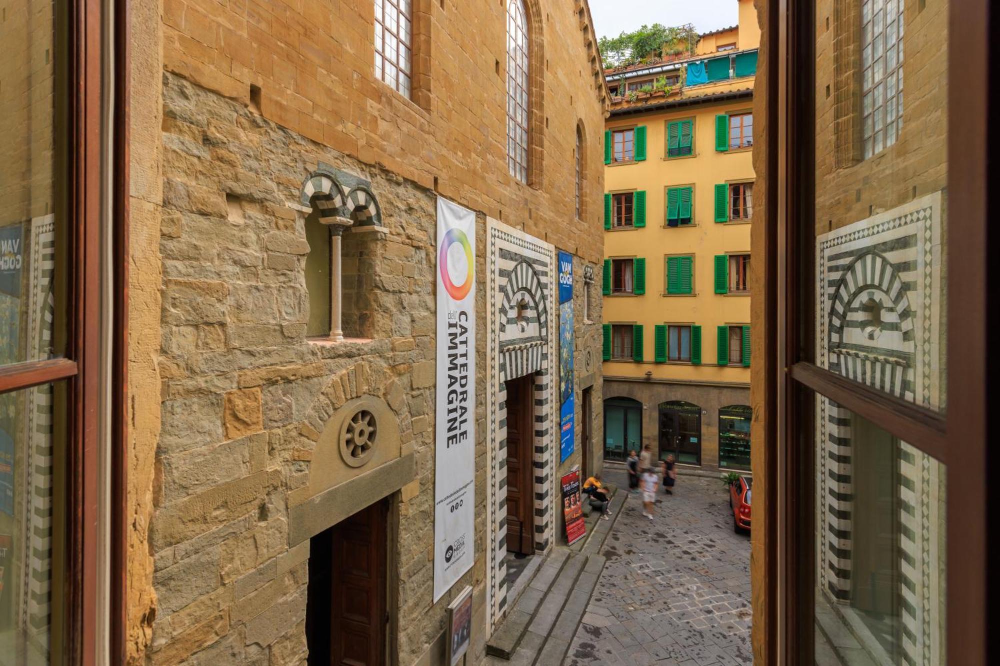 A 200m Uffizi - 90m Ponte Vecchio * Florenz